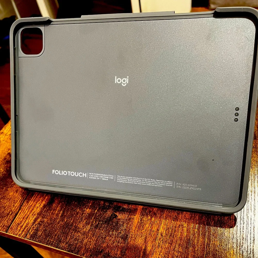 Logitech Folio Touch Keyboard for iPad Pro 11’ (3rd, 4th Gen)(New with Warranty)